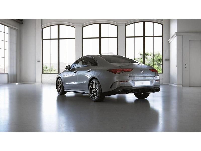 Gebraucht Mercedes CLA250e Business 160 PS (117 kW) 2021 Grau Limousine
