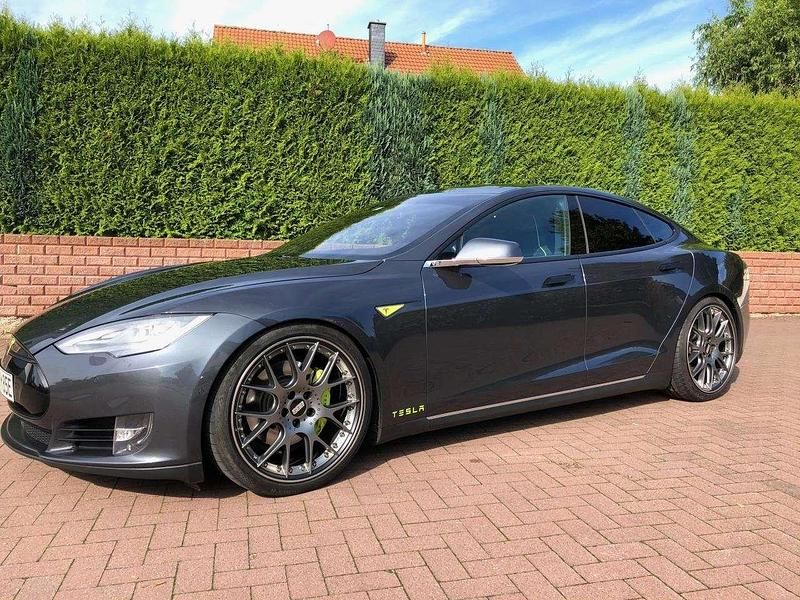 Gebraucht 2015 Tesla Model S Kleinwagen | 18.810 € (Fairer Preis) - Bild 1/4