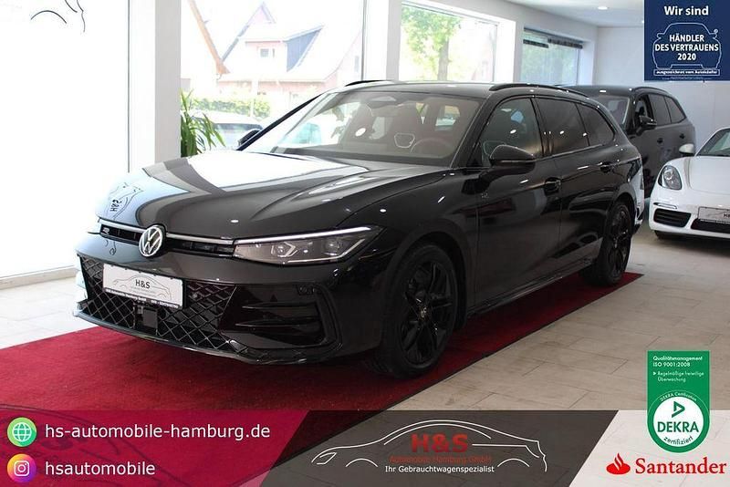 Grenadillschwarz Neu 2025 VW Passat R-line Kombi | 46.900 € (Superpreis) - Bild 1/4