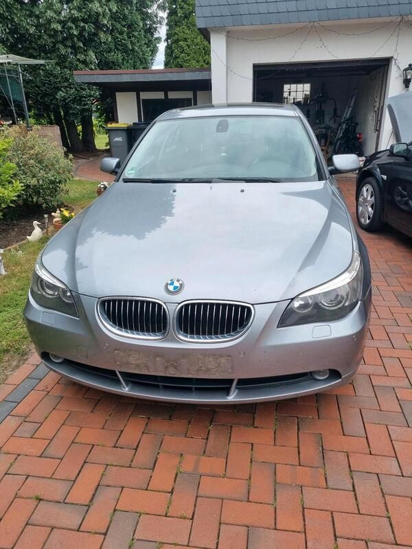 Silber Gebraucht 2007 BMW 523 Limousine | 3.999 € (Superpreis) - Bild 1/4