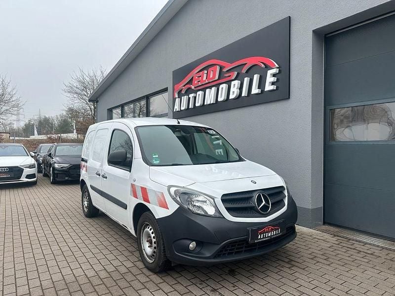 Gebraucht Mercedes Citan 111 110 PS (80 kW) 2018 Weiß Van / Kleinbus