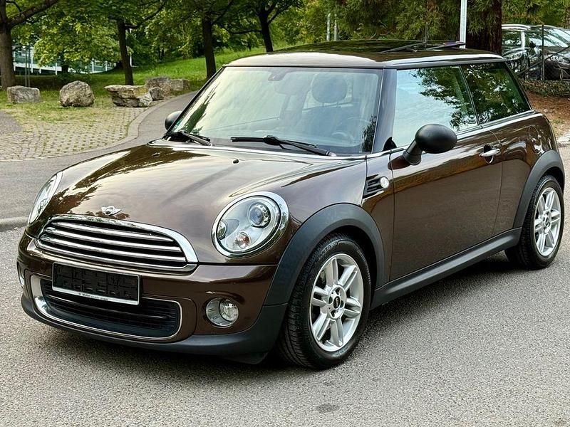 Braun Gebraucht 2011 Mini ONE Kleinwagen | 8.480 € (Etwas zu teuer) - Bild 1/4