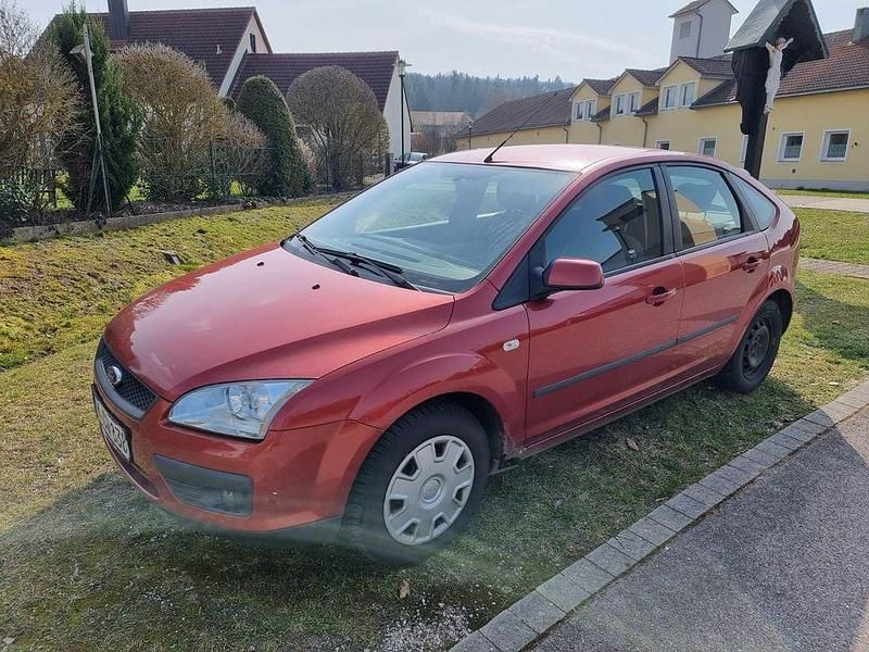 Gebraucht Ford Focus Fun X 101 PS (74 kW) 2007 Rot Limousine