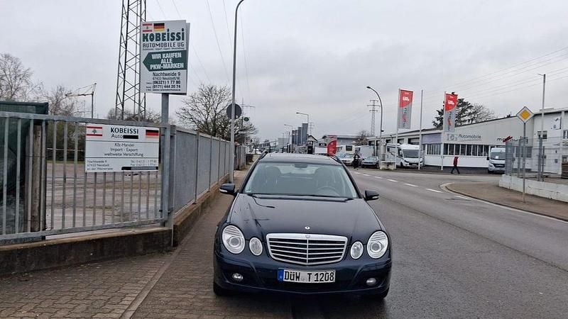 Blau Gebraucht 2006 Mercedes E220 Kombi | 1.500 € (Superpreis) - Bild 1/4