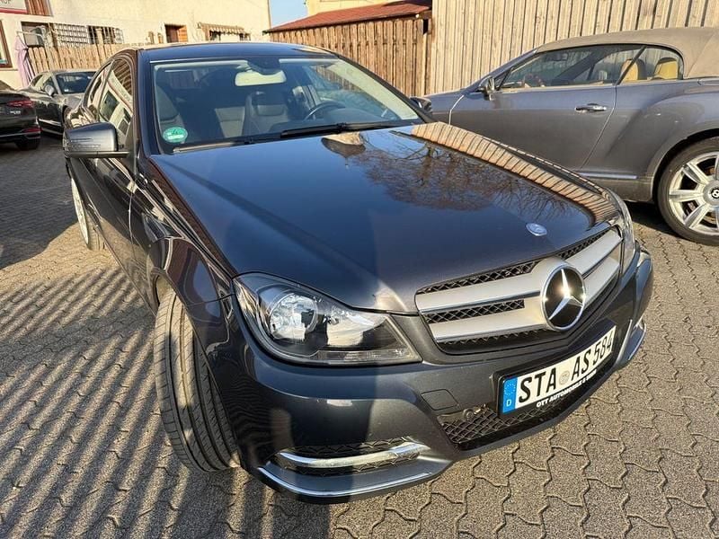 Gebraucht Mercedes C220 170 PS (125 kW) 2012 Grau Coupé