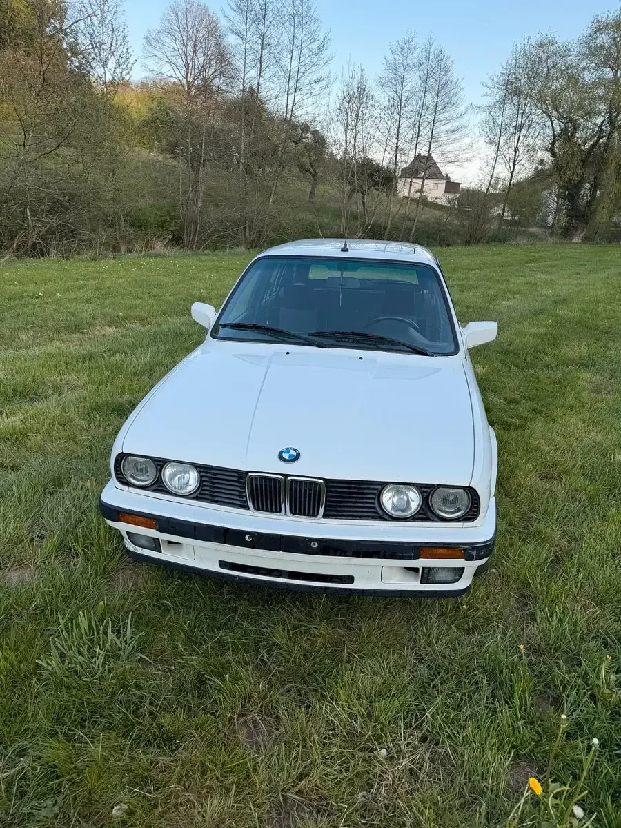 Brugt BMW 325 170 HK (125 kW) 1989 Hvid Stationcar