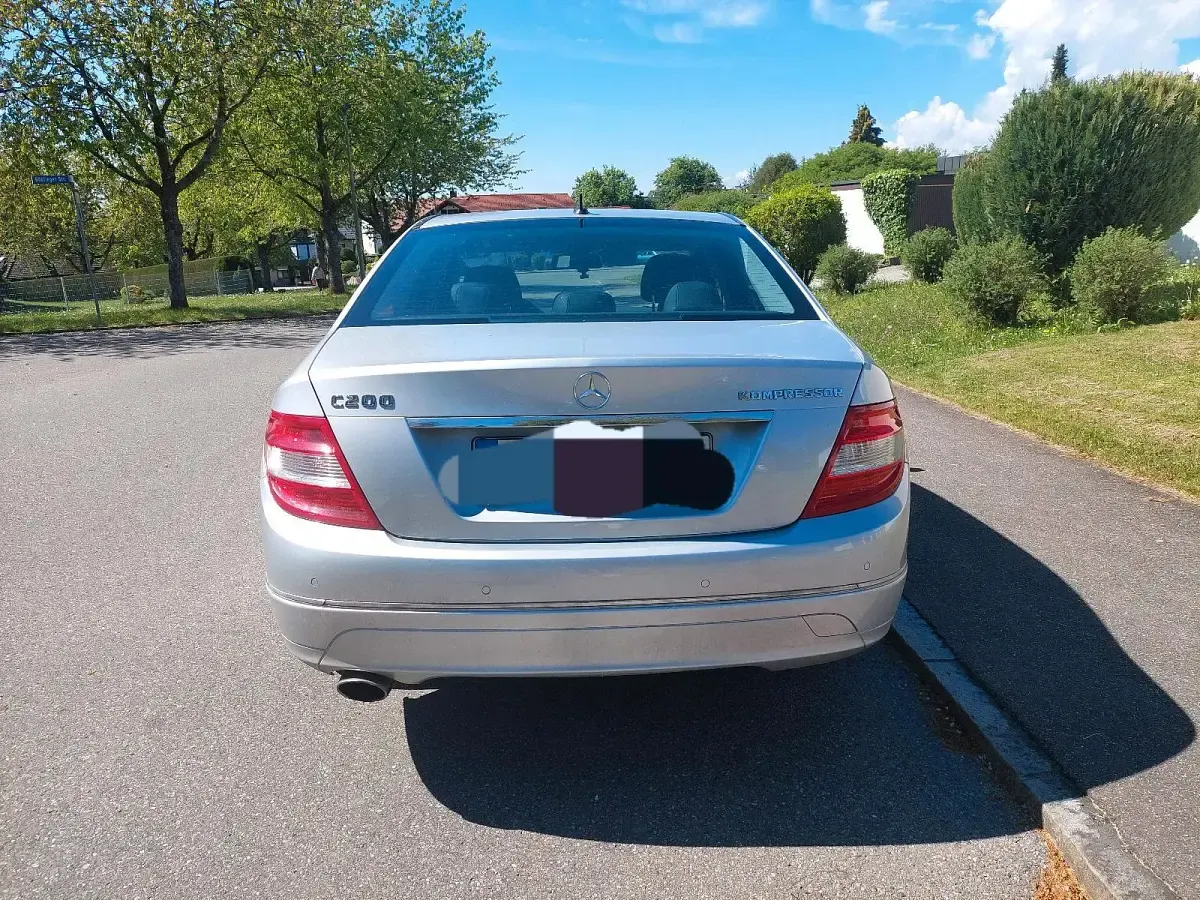 Gebraucht Mercedes C200 184 PS (135 kW) 2009 Silber Limousine