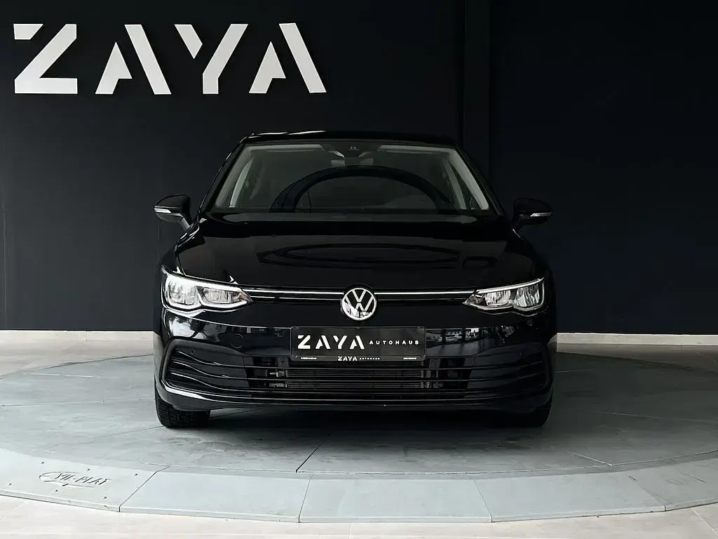 Second-hand VW Golf VIII United 110 CP (80 kW) 2021 Negru Berlinǎ