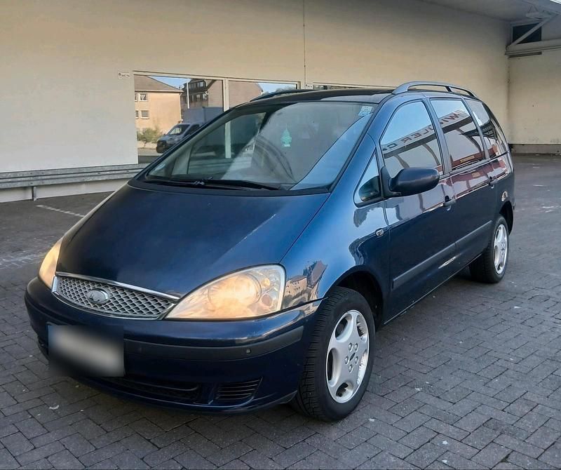 Second-hand Ford Galaxy 131 CP (96 kW) 2002 Albastru Monovolum