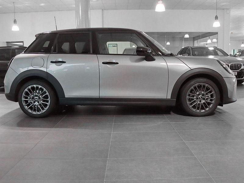 Gebraucht Mini Cooper 156 PS (114 kW) 2025 Silber Kleinwagen