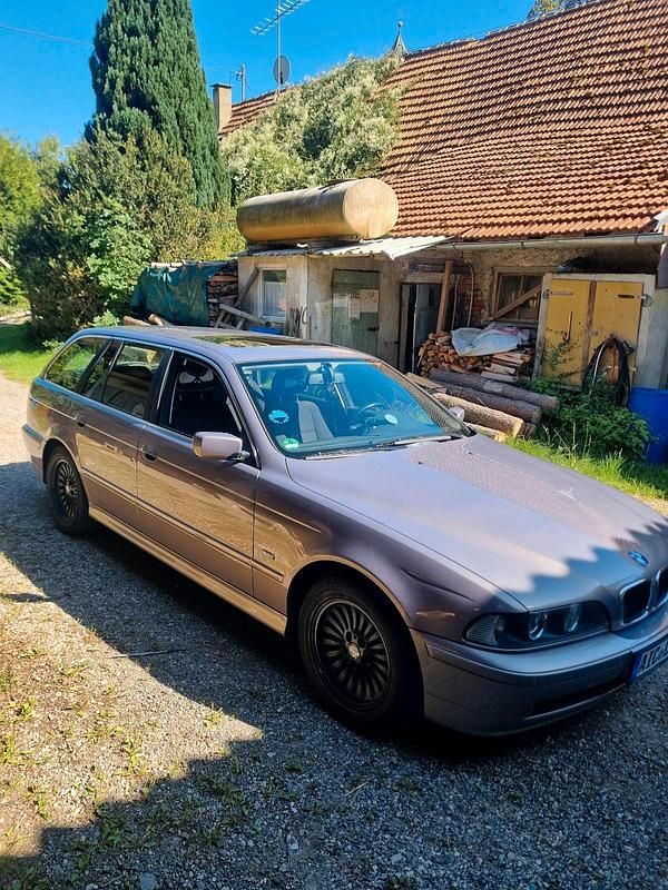 Andere farben Gebraucht 2001 BMW 525 Kombi | 3.300 € (Fairer Preis) - Bild 1/4