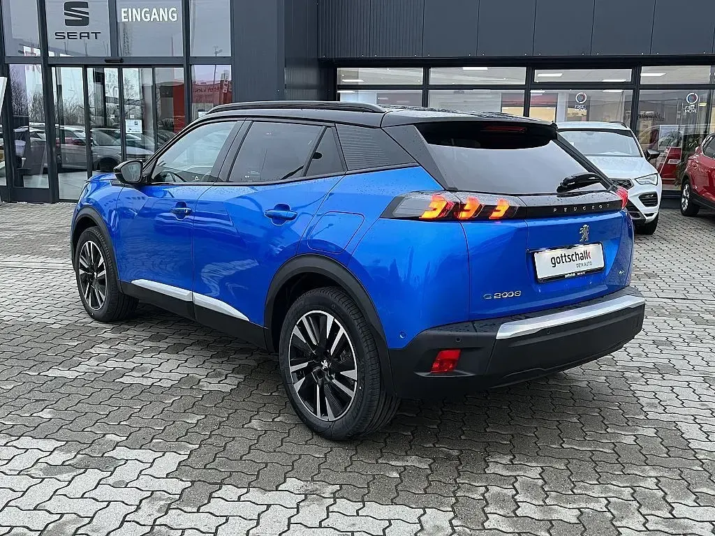 Gebraucht Peugeot e-2008 GT 100 kW (136 PS) 2022 Blau SUV