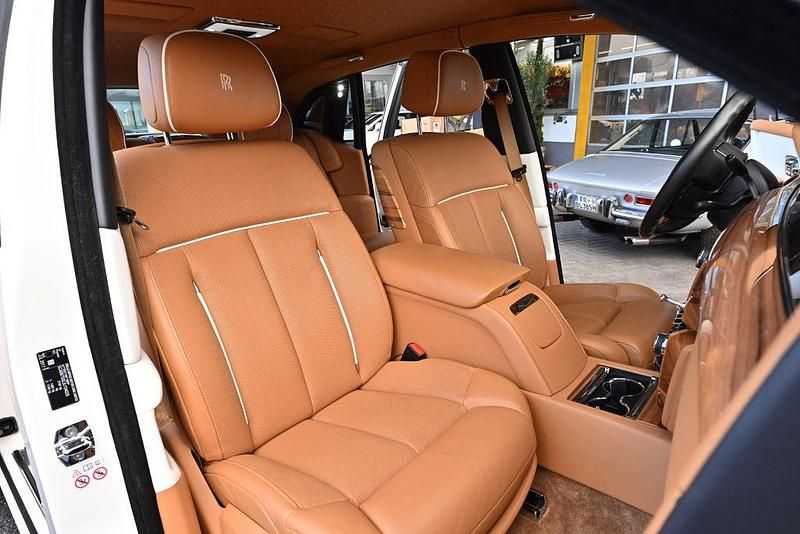 Gebraucht Rolls Royce Phantom 571 PS (419 kW) 2020 Weiß Limousine