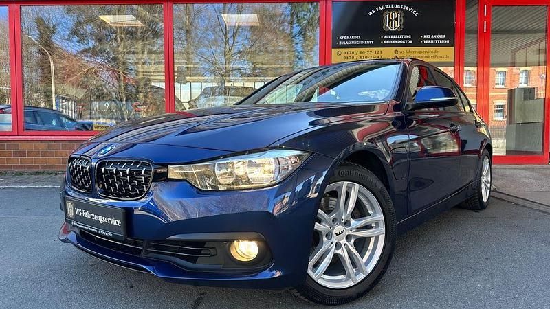 Gebraucht BMW 330e Advantage 184 PS (135 kW) 2017 Blau Limousine