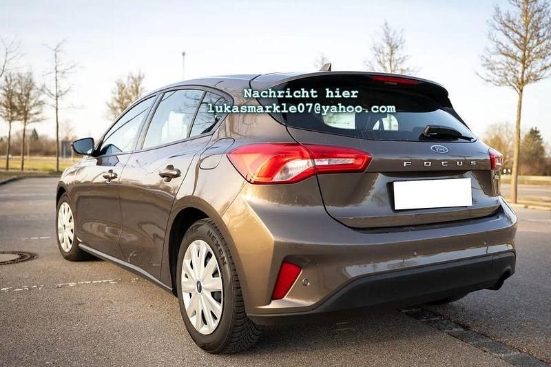 Gebraucht Ford Focus Trend 125 PS (91 kW) 2018 Braun Limousine