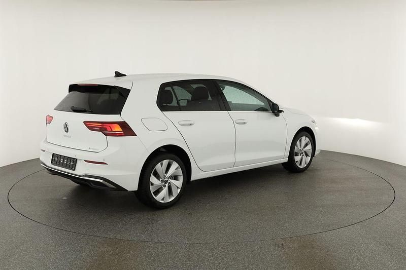 Neu VW Golf VIII Style 204 PS (150 kW) 2025 Pure white