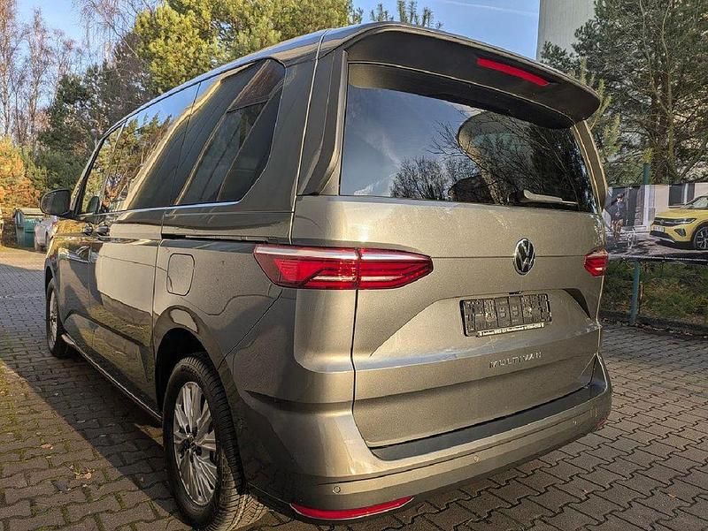 Neu VW Multivan Family 150 PS (110 kW) 2025 Indiumgrau metallic Van