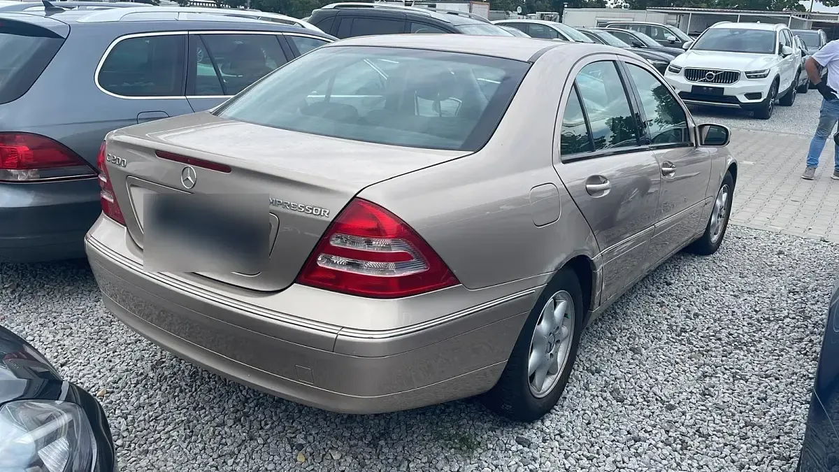 Gebraucht Mercedes C200 163 PS (119 kW) 2002 Silber Limousine
