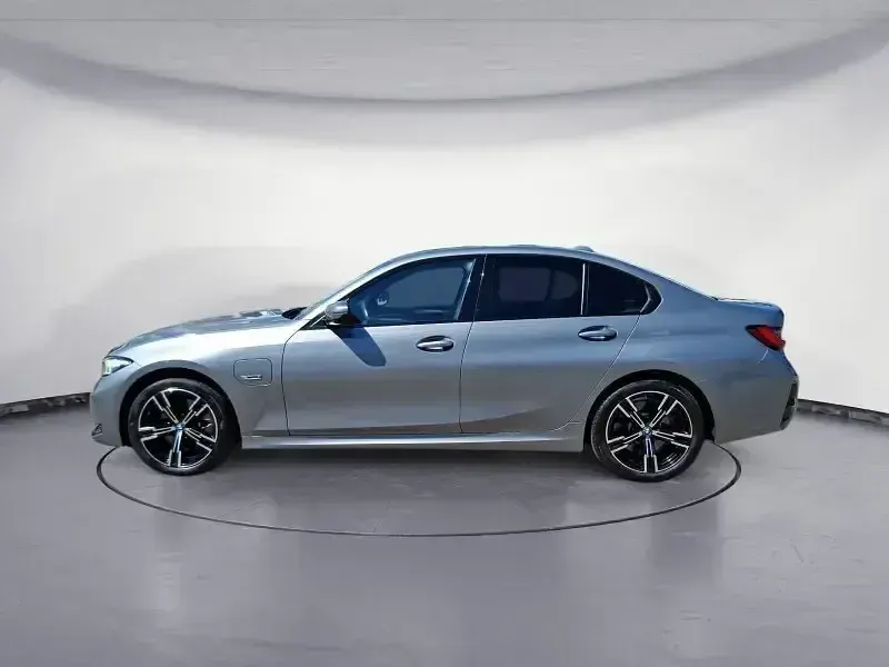 Gebraucht BMW 320e M Sport 204 PS (150 kW) 2022 Grau Limousine