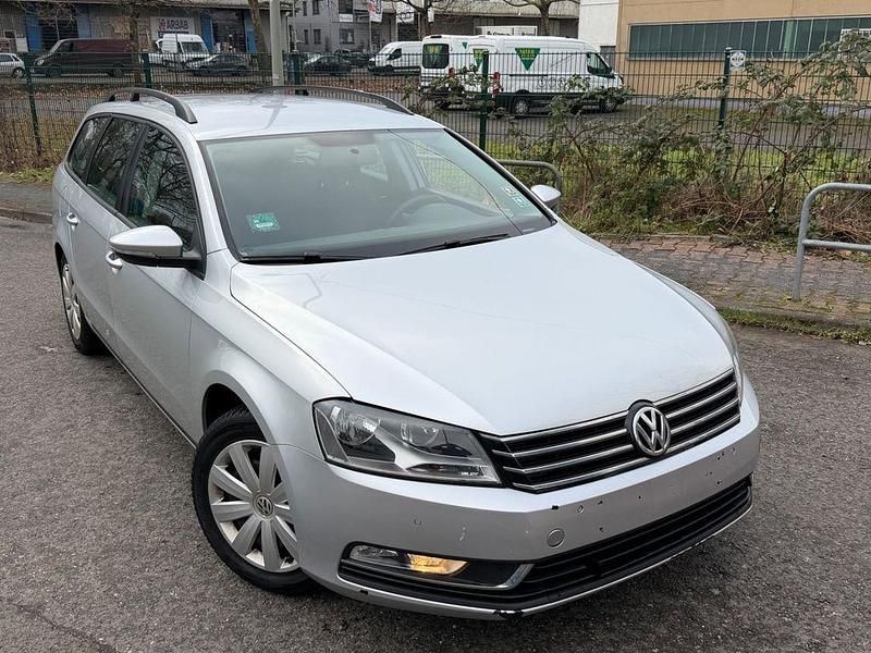 Gebraucht VW Passat Trendline 140 PS (102 kW) 2013 Silber Kombi