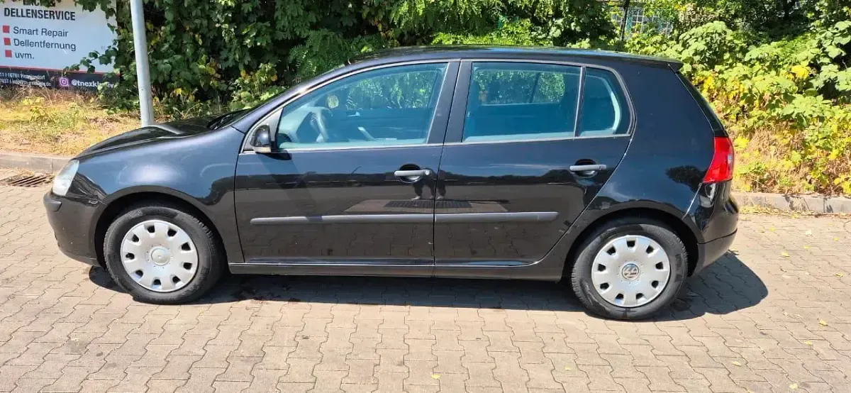 Gebraucht VW Golf V 115 PS (84 kW) 2004 Schwarz Kleinwagen