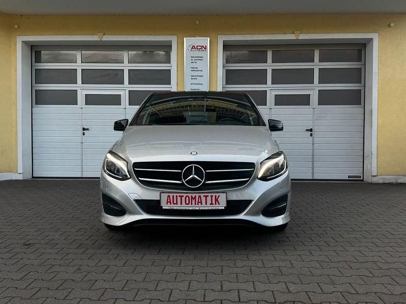 Gebraucht Mercedes B220 184 PS (135 kW) 2016 Silber Van / Kleinbus