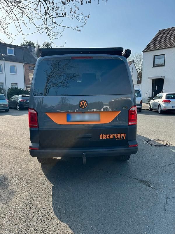 Gebraucht VW Transporter 150 PS (110 kW) 2016 Grau Van