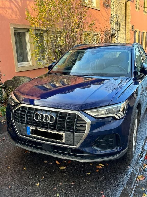 Blau Gebraucht 2020 Audi Q3 SUV | 22.700 € (Guter Preis) - Bild 1/4
