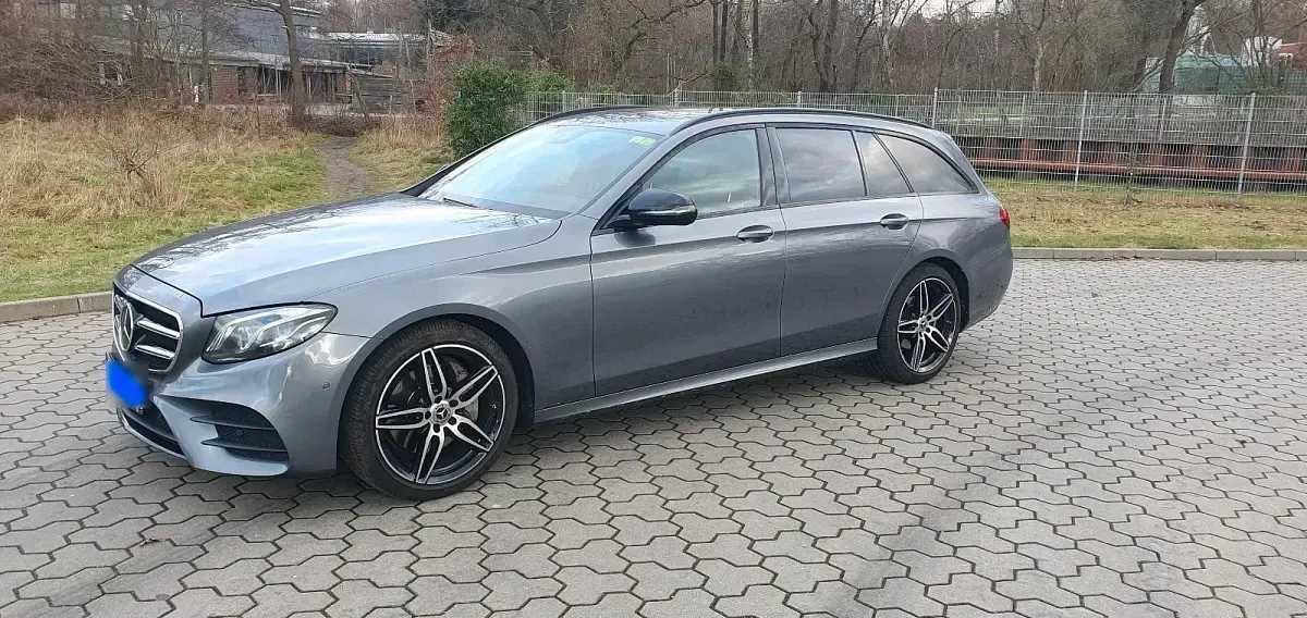 Gebraucht Mercedes E220 AMG line 194 PS (142 kW) 2019 Kombi
