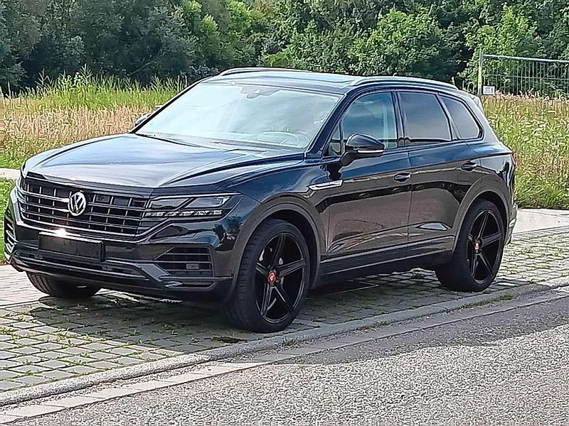 Schwarz Gebraucht 2018 VW Touareg SUV | 36.500 € (Superpreis) - Bild 1/4