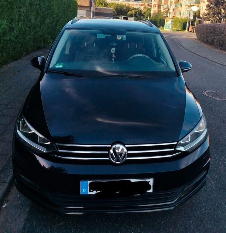 Schwarz Gebraucht 2016 VW Touran Trendline Van / Kleinbus | 14.500 € (Fairer Preis) - Bild 1/4
