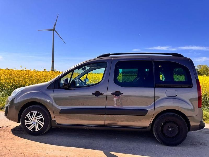 Gebraucht Citroën Berlingo SELECTION 99 PS (72 kW) 2015 Braun Van / Kleinbus