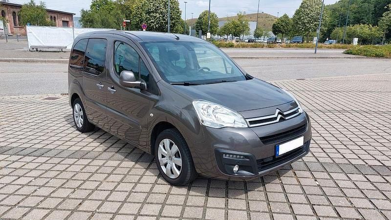 Braun Gebraucht 2017 Citroën Berlingo Van / Kleinbus | 11.300 € (Etwas zu teuer) - Bild 1/4