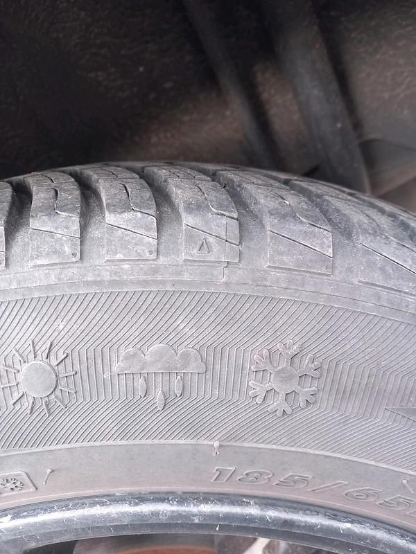 Gebraucht Nissan Almera 116 PS (85 kW) 2005 Rot Limousine