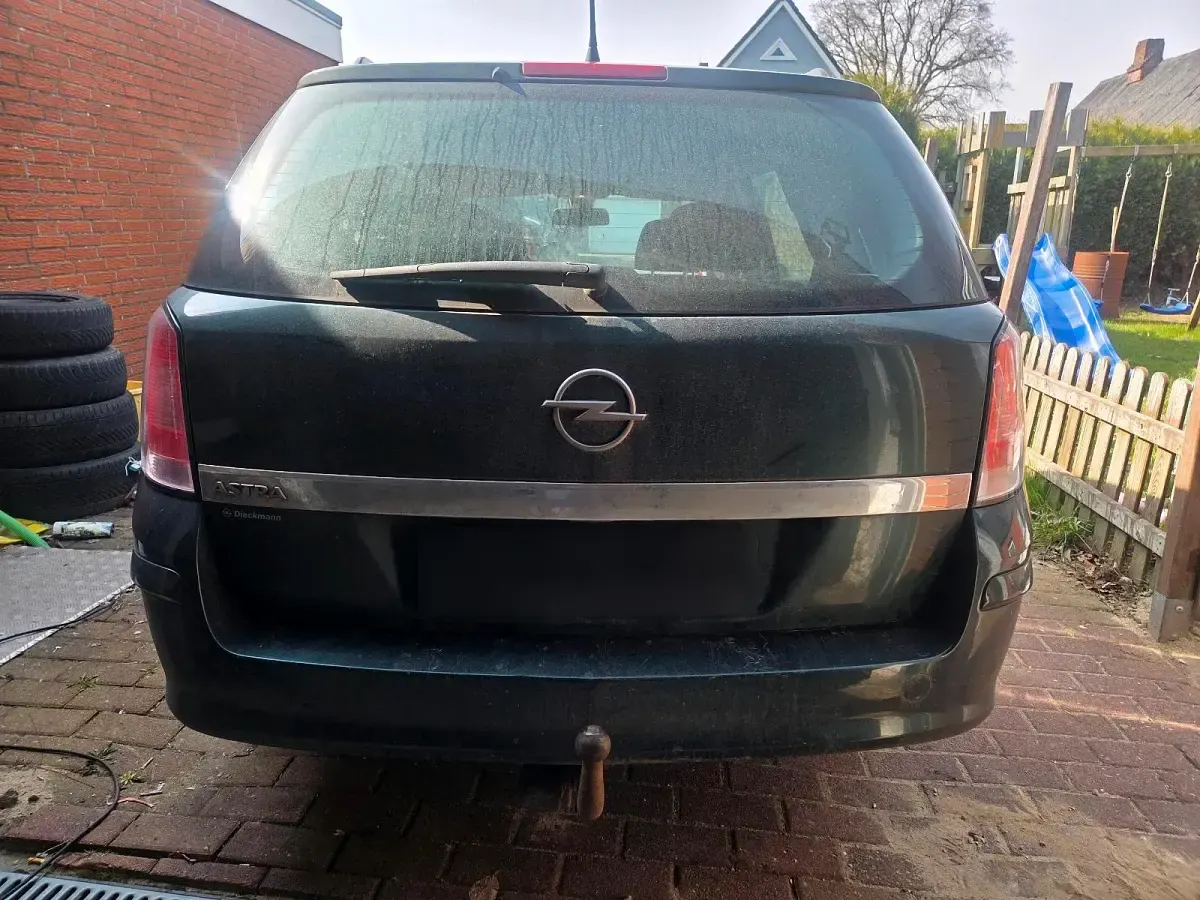 Używany Opel Astra 90 KM (66 kW) 2005 Zielony Kombi