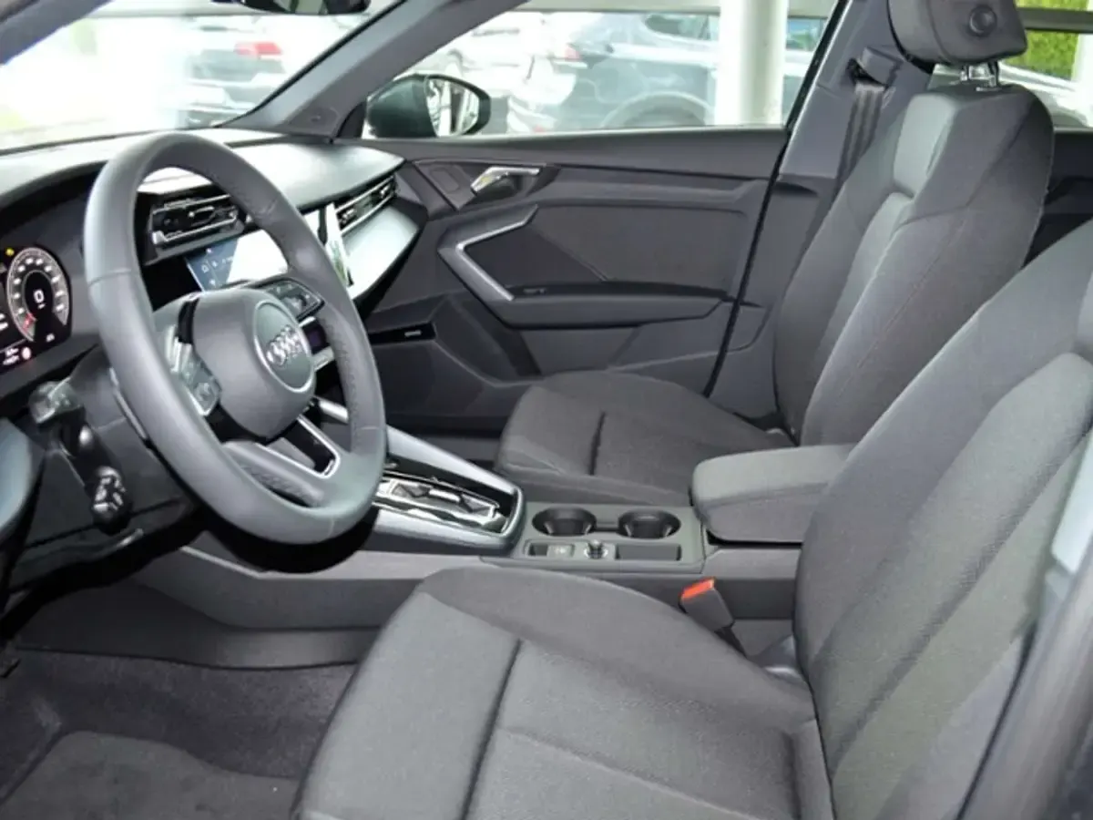 Neu Audi A3 S-Line 204 PS (150 kW) 2026 Daytonagrau perleffekt Limousine
