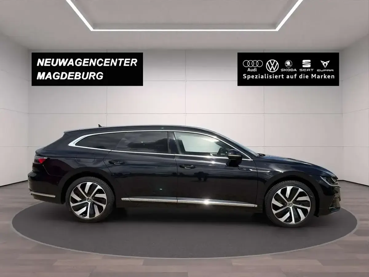 Gebraucht VW Arteon R-line 218 PS (160 kW) 2023 Deep black perleffekt Kombi