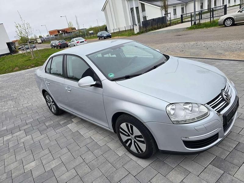 Gebraucht VW Jetta Trendline 102 PS (75 kW) 2006 Reflexsilber metallic Limousine
