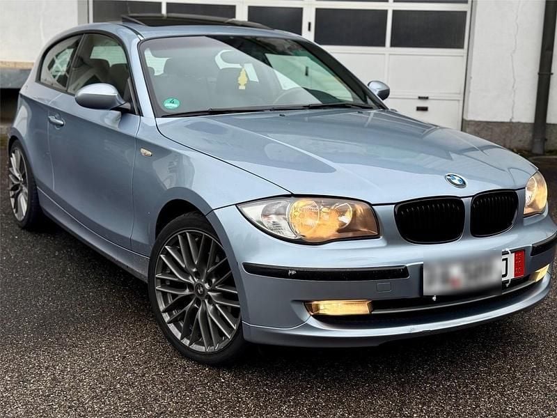 Blau Gebraucht 2010 BMW 118 Coupé M Performance Coupé | 2.850 € - Bild 1/4