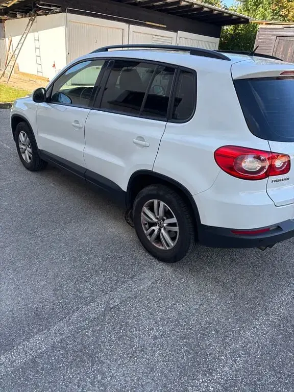 Gebraucht VW Tiguan Team 140 PS (102 kW) 2010 Weiß SUV