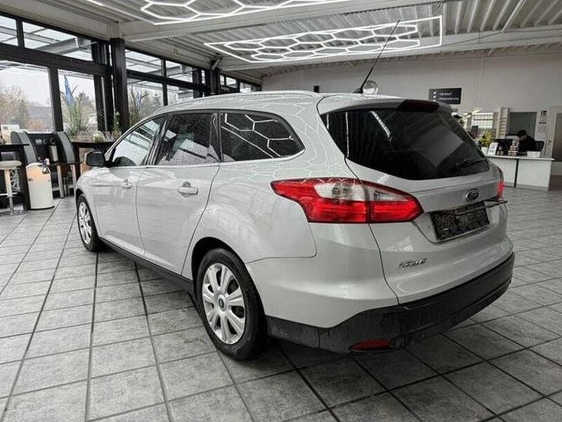 Gebraucht Ford Focus Titanium 116 PS (85 kW) 2013 Polarsilber metallic Kombi