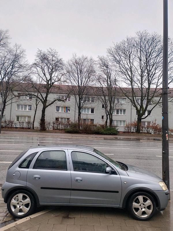 Gebraucht Opel Corsa 75 PS (55 kW) 2004 Silber Kleinwagen