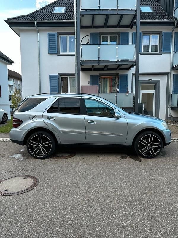 Silber Gebraucht 2006 Mercedes ML280 SUV | 7.499 € (Fairer Preis) - Bild 1/4