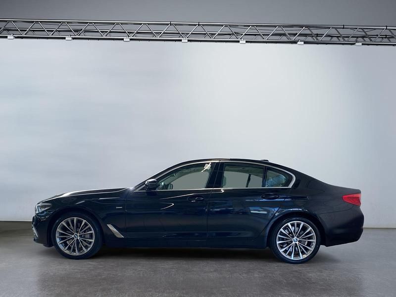 Gebraucht BMW 530 Luxury Line 265 PS (194 kW) 2020 Black sapphire metallic Limousine