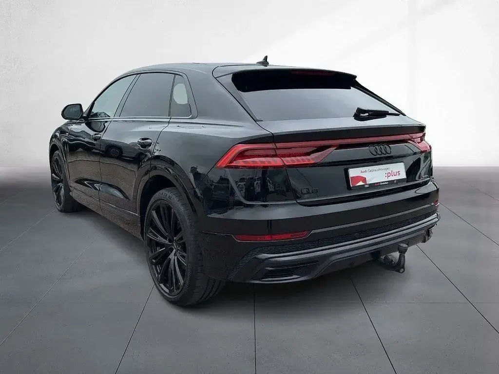 Gebraucht Audi Q8 Competition 286 PS (210 kW) 2023 Mythosschwarz metallic SUV