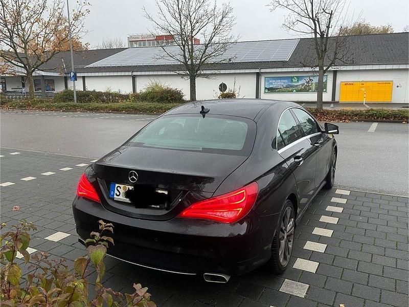 Gebraucht Mercedes CLA180 122 PS (89 kW) 2015 Schwarz Limousine