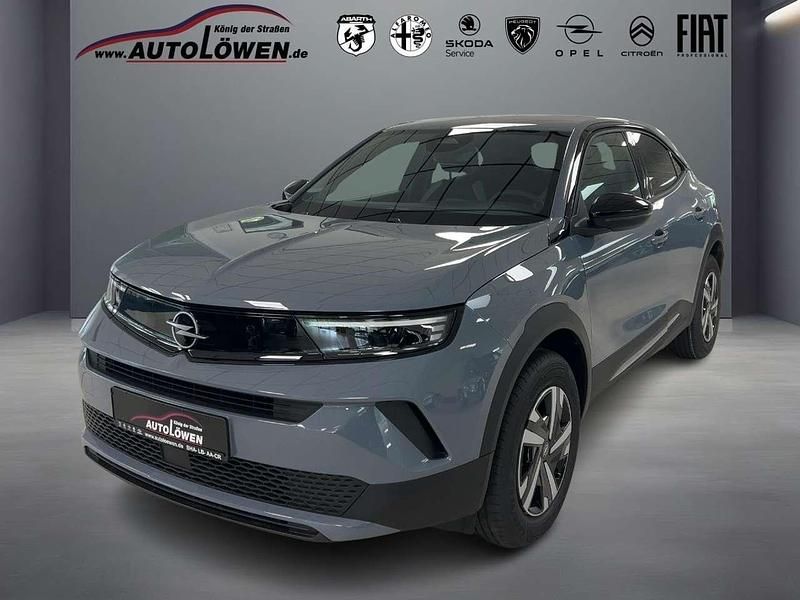 Grafik grau (uni) Neu 2025 Opel Mokka Elegance SUV | 25.749 € (Fairer Preis) - Bild 1/4