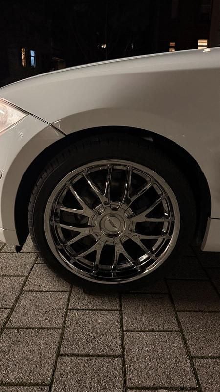 Gebraucht BMW 116 122 PS (89 kW) 2009 Weiß Kleinwagen