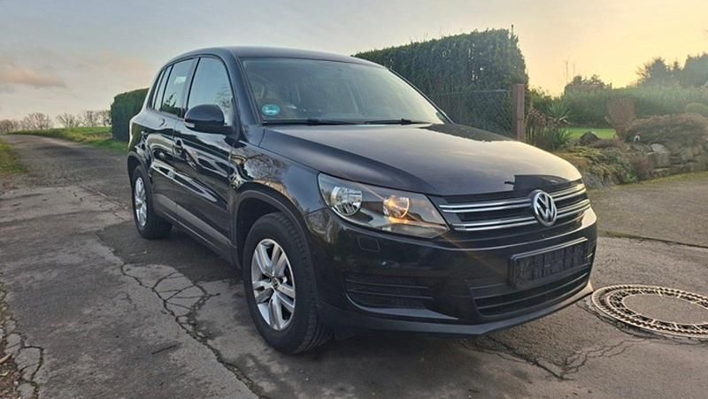 Schwarz Gebraucht 2014 VW Tiguan SUV | 10.499 € (Guter Preis) - Bild 1/4