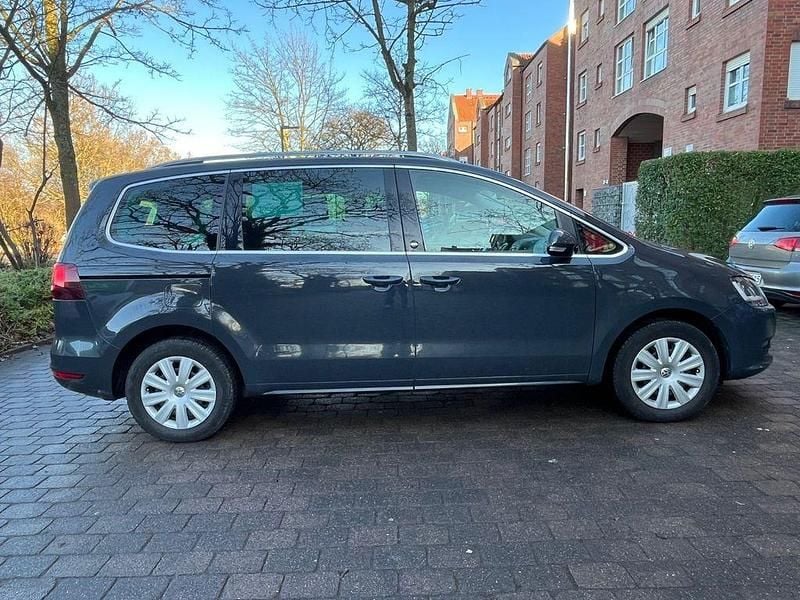 Gebraucht VW Sharan 150 PS (110 kW) 2017 Grau Van / Kleinbus